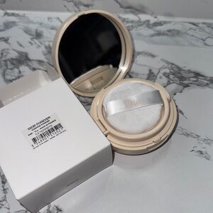 NWT Dior Forever cushion loose powder: Fair
Never used 
Still sealed in box